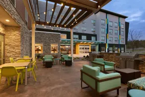 Econo Lodge - Image 4