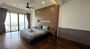 Spacious Comfy 8pax, 3 Bedroom, 2 Car Park, The Landmark - Image 2