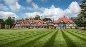 Muscovy Lodge with Hot Tub at Tattershall Lakes Country Park - Image 5