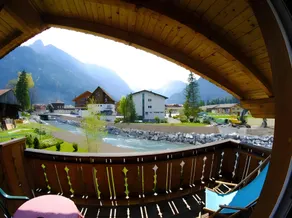 Alpen Chalet - Image 2