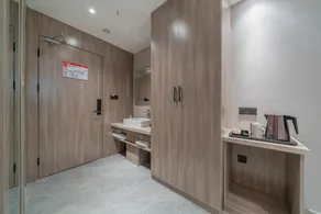 Vienna Hotel Chongqing Jiefangbei Hongyadong - Image 3