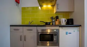 Modern Studio Apartment in Central Newcastle - Image 5