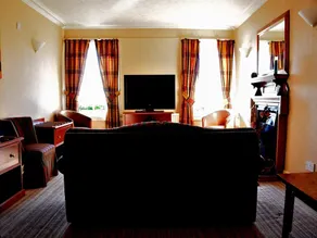 Crown hotel - Image 2