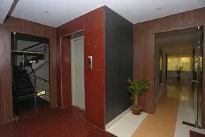 RAILVIEW HOTEL- Nr Platform-1, Railway Station - Image 4