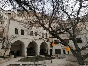 El Puente Cave Hotel - Image 4
