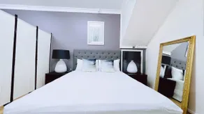 Two beds Premier Guest Suite - Image 2
