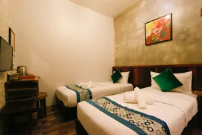 Swing & Pillows - Anggun Hotel Seri Iskandar, Ipoh - Image 2