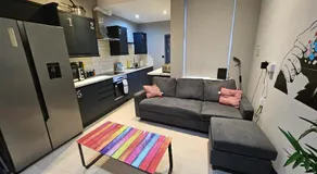 Tudor Road House - Image 2