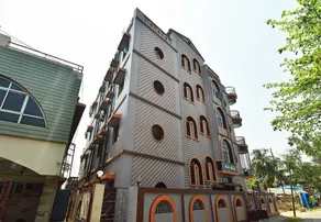OYO Flagship 40648 Deep Residency - Image 2