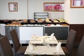 Best Western Plus Liberte Hotel - Image 5