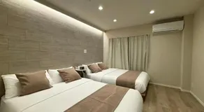 Jade's Hotel - Image 2