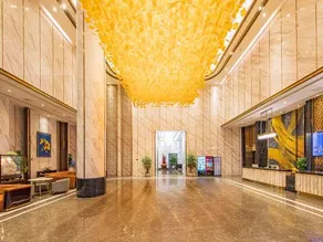 Monarch Hotel - Image 2