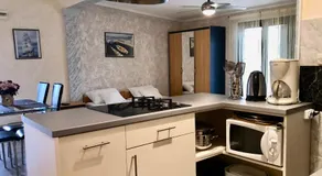 Apartments Pine & Oak with shared seasonal hot tub - Image 2