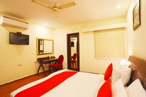 OYO 27927 Hotel Picasso - Image 4