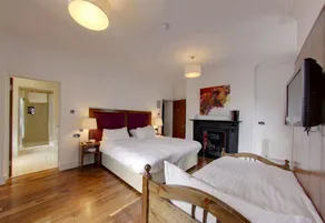 The Lombard Townhouse - Image 2