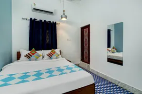 Vaccinated Staff - Oyo Flagship 47211 Comfortable Stay Behala - Image 1