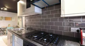 Back Turner Townhouse - Image 4
