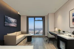 Atour Hotel Liupanshui High-speed Rail Station Renmin Road - Image 2