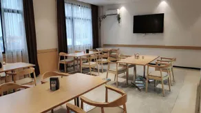 City Comfort Inn Zhenjiang Dashikou Suning Plaza - Image 4