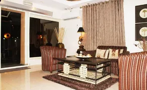Pearl Gate Hotel - Image 3
