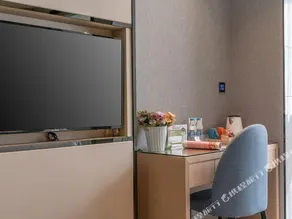 Blueprint Garden Hotel - Image 5