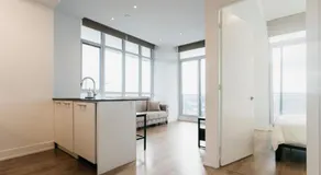 Cozy & Contemporary Suite - Easy Access to Everything - Image 2