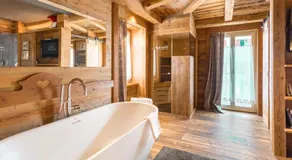John Luxury Suites - Image 3