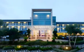 Emersia Hotel and Resort - Image 4