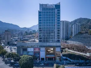 Kan Hotel - Image 4
