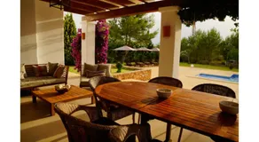 Villa Tegui is a luxury villa close to San Rafael and 10 min drive to Ibiza Town and San Antonio - Image 4