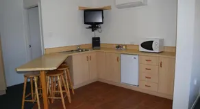 Warwick Vines Motel - Image 3