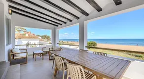 Urbanización El Oasis, 20 Villas en 1ª Línea Playa - Image 2