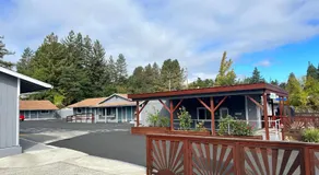 Pine Cone Motel - Image 4