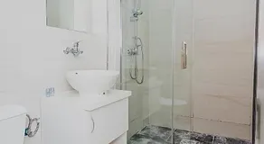 Hotel Joker - Image 2