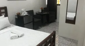 Golden Hideaway Inn - Image 2