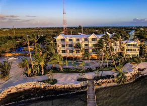 Casa Del Sol Beach Resort - Image 4