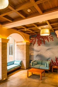 Deluxe Double or Twin Room with Balcony - Image 4