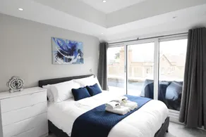 Deluxe 2 Bedroom Apartment - Image 2