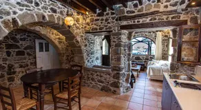 Plousiadi΄s Stone House - Image 3