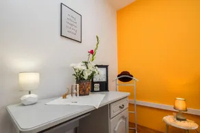 Luxury Split Center Apartment - Image 5
