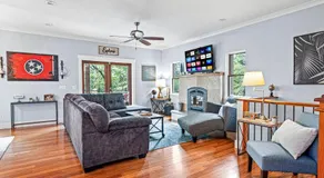 Cozy Spacious Cabin with Beautiful Hiking Trails in Tennessee - Image 4