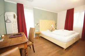 UNO Hotel Chapeau Noir - Free Parking by ANS - Image 3