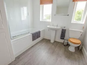 Cloudbreak | Hot Tub* | Log Burner, Dogs Welcome - Image 3