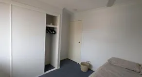 ROOM with Private Bathroom, Pool, Gym, Sauna - Shared Accommodation in Arundel, Goldcoast - Image 4