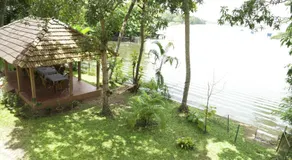 Lovedale Lakeside Homestay - Image 4