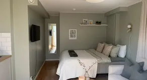 Cozy Villa Studio Near Stockholm- Private Entrance & Free Parking - Image 2