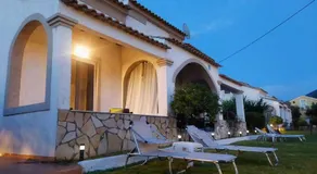 Sungate Villas - Image 2