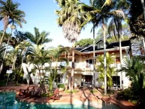 Tamboti Lodge Guest House - Image 1