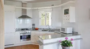 Amanda: 4 bedroom villa with stunning views - Image 3