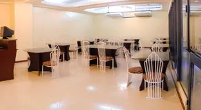 Metro Park Hotel Mandaue - Image 4